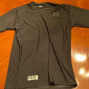 Under Armour black sport shirt